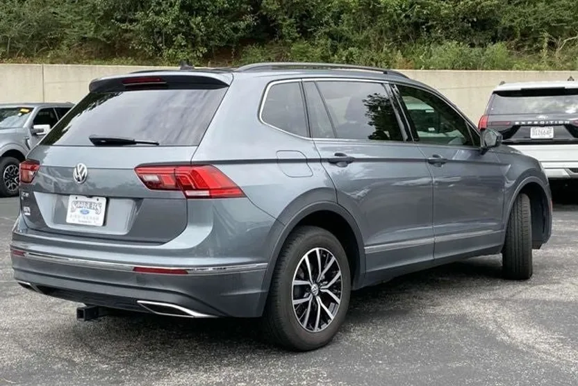 2021 Volkswagen Tiguan SE photo 1