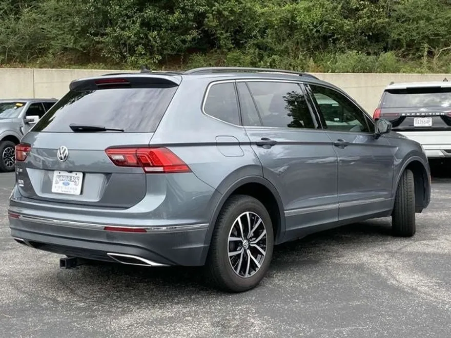 2021 Volkswagen Tiguan SE photo 1