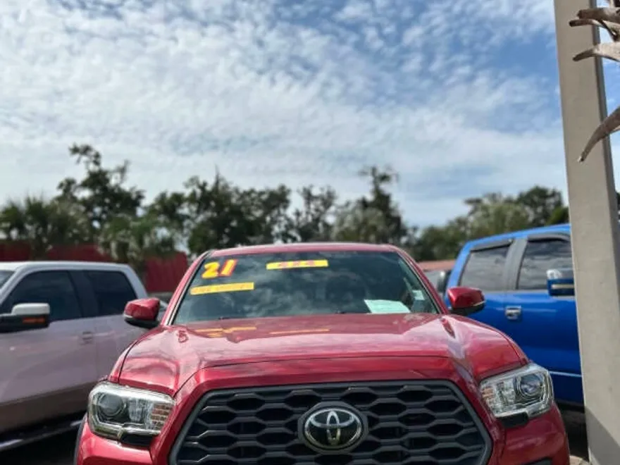 2021 Toyota Tacoma TRD Sport photo 1