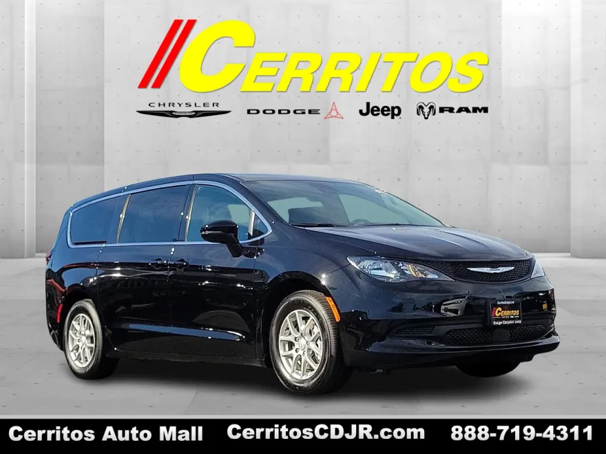 2025 Chrysler Voyager LX photo 1
