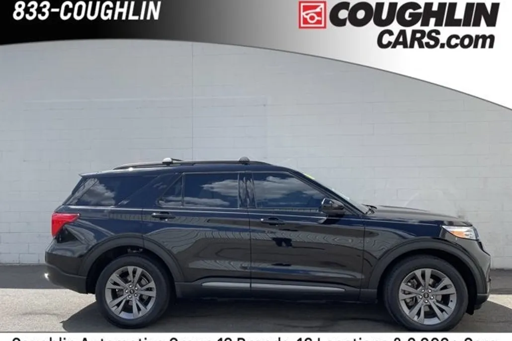 2022 Ford Explorer XLT photo 1