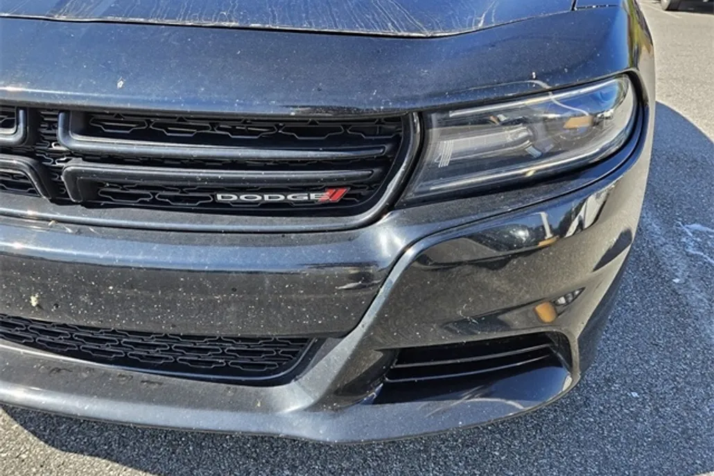 2016 Dodge Charger SXT photo 1