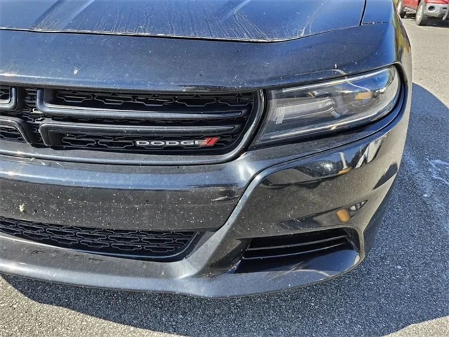 2016 Dodge Charger SXT photo 1