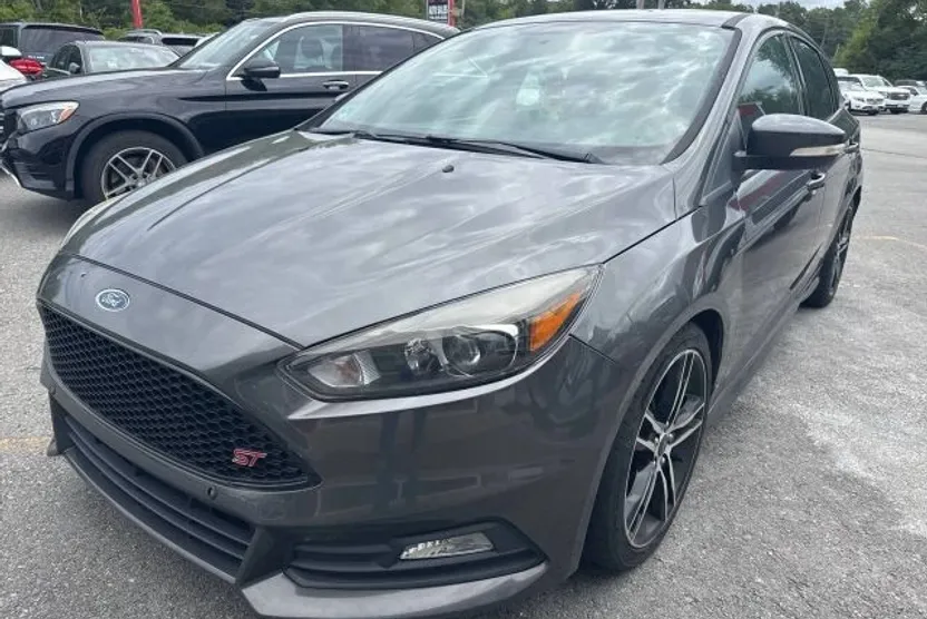 2016 Ford Focus ST photo 1