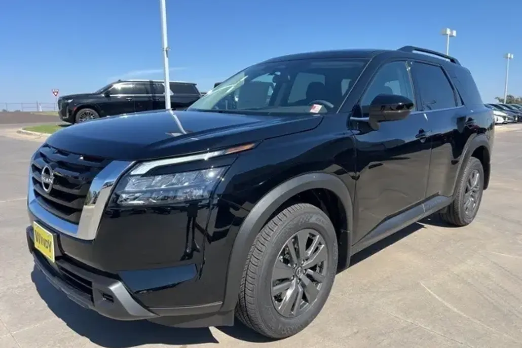 2025 Nissan Pathfinder SV photo 1