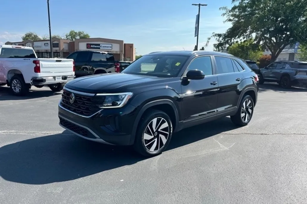 2025 Volkswagen Atlas Cross Sport SE Technology photo 1