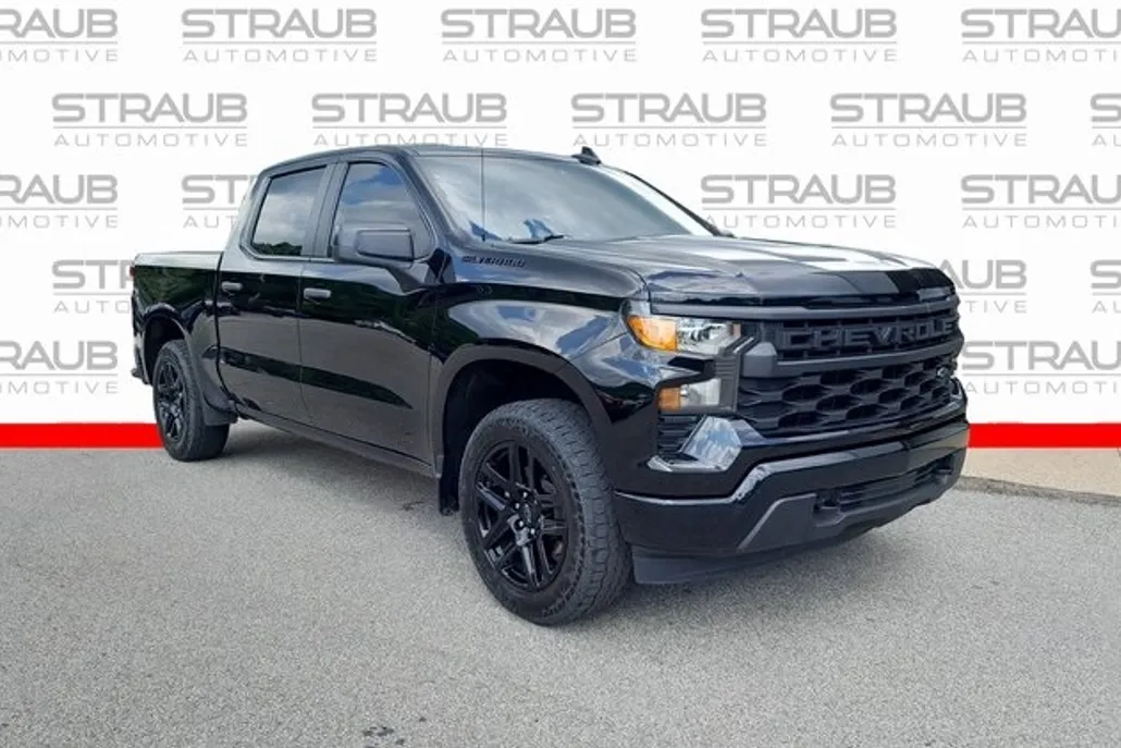 2023 Chevrolet Silverado 1500 Custom photo 1