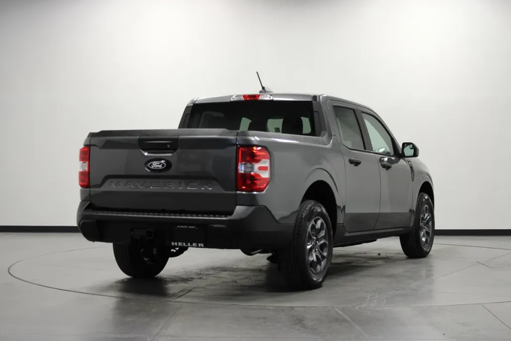 2025 Ford Maverick XLT photo 1
