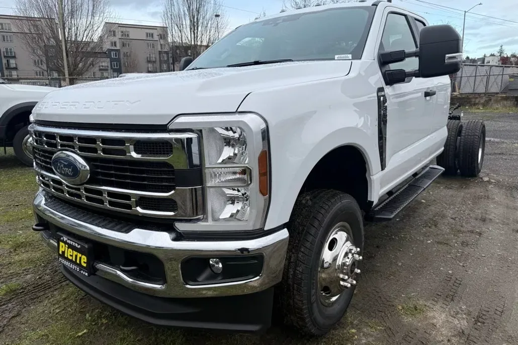 2024 Ford F-350 photo 1