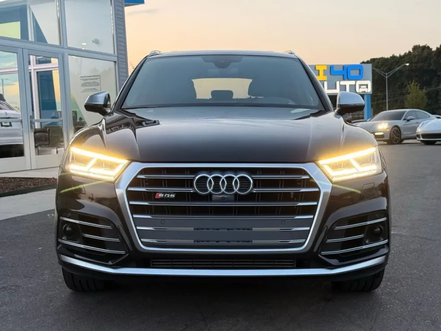 2019 Audi SQ5 Prestige photo 1