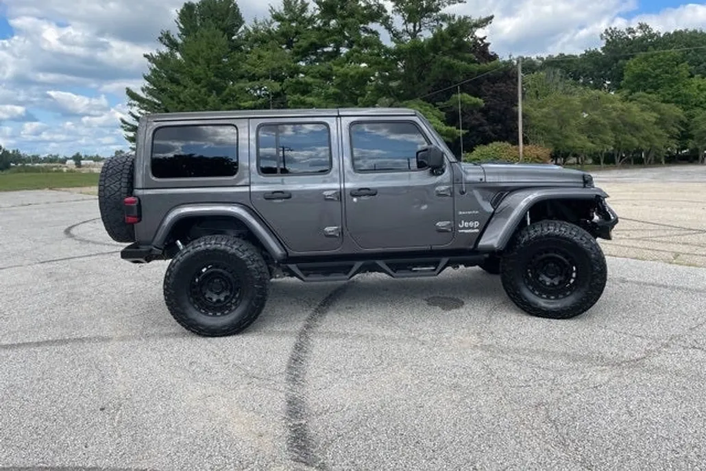 2018 Jeep Wrangler Unlimited Sahara photo 1