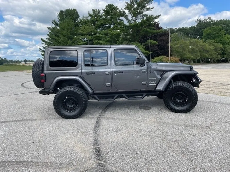2018 Jeep Wrangler Unlimited Sahara photo 1