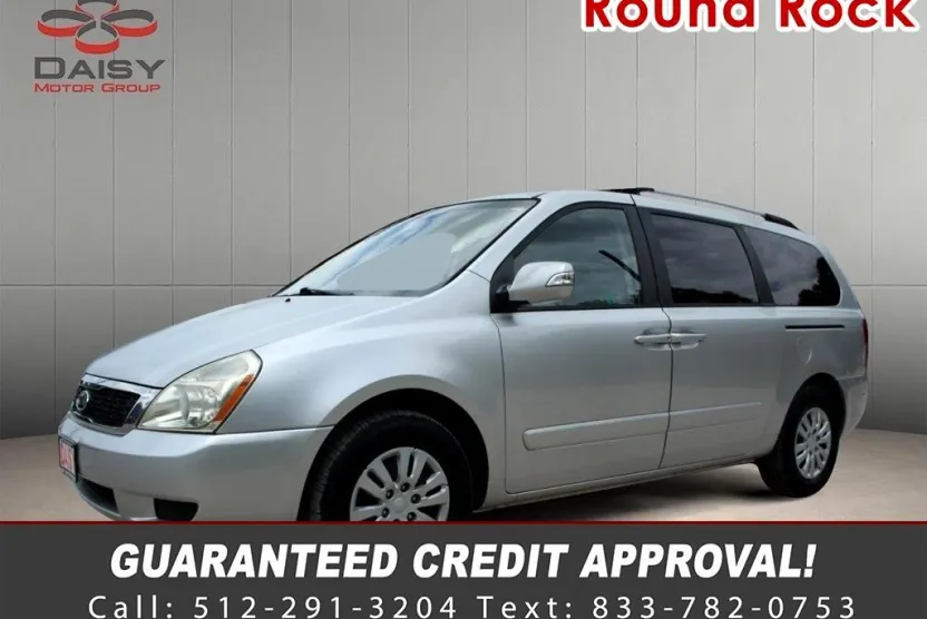2012 Kia Sedona LX photo 1