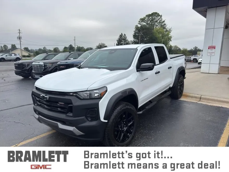 2023 Chevrolet Colorado Trail Boss photo 1