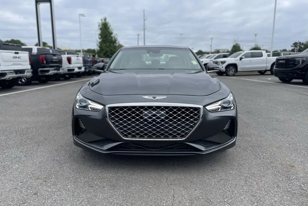 2019 Genesis G70 2.0T Advanced photo 1
