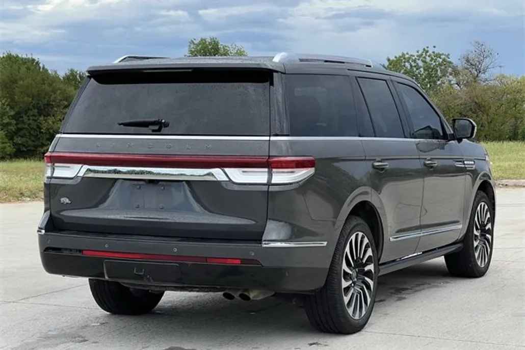 2022 Lincoln Navigator Black Label photo 1