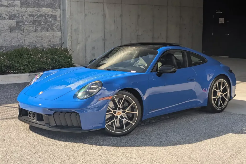 2025 Porsche 911 GTS photo 1