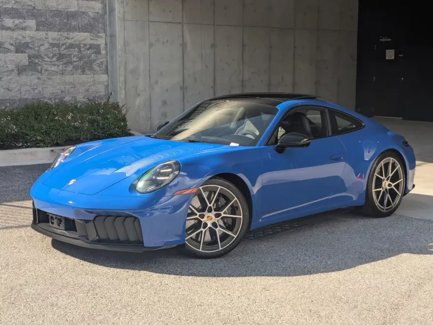 2025 Porsche 911 GTS photo 1