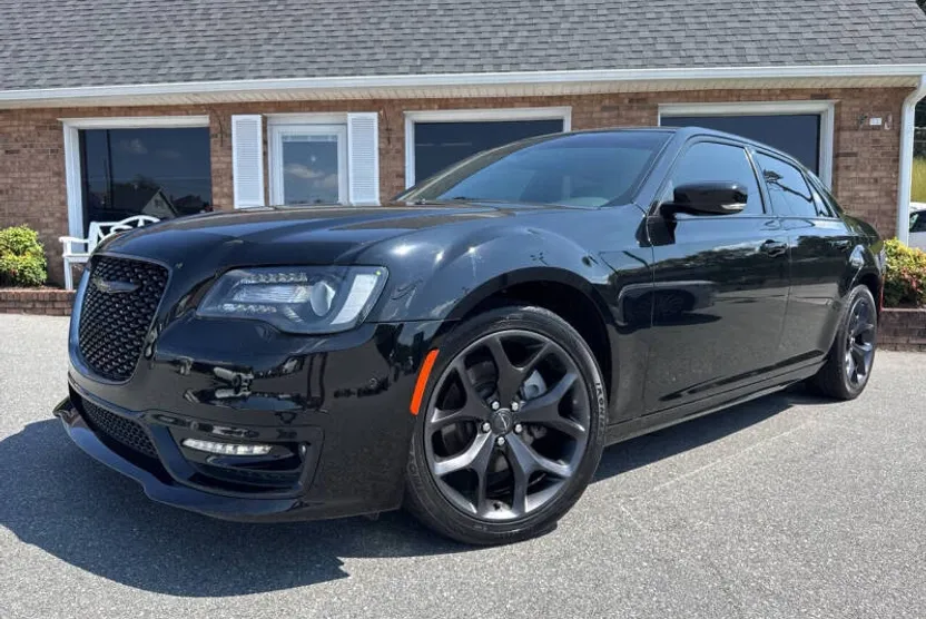 2021 Chrysler 300 S photo 1