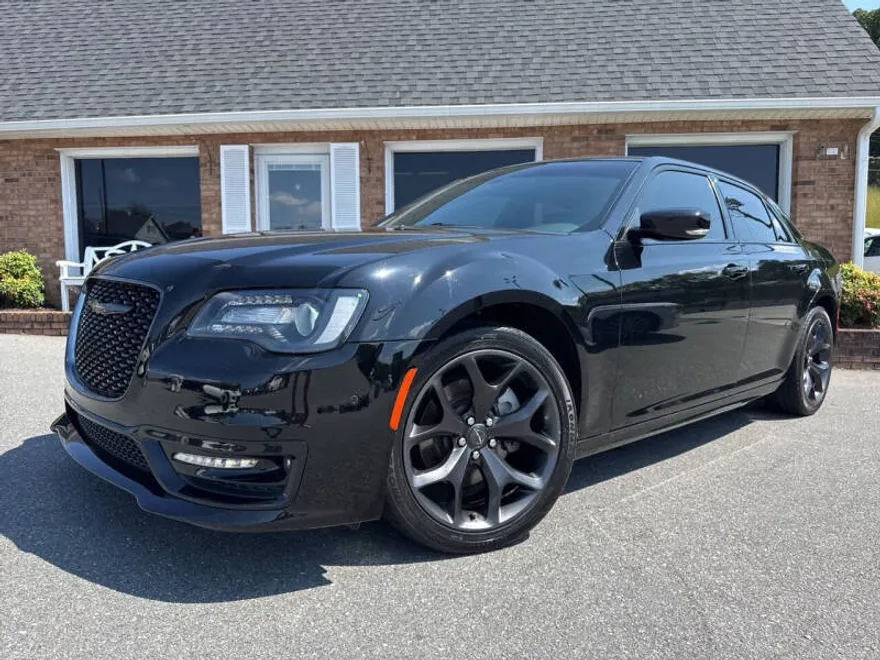 2021 Chrysler 300 S photo 1