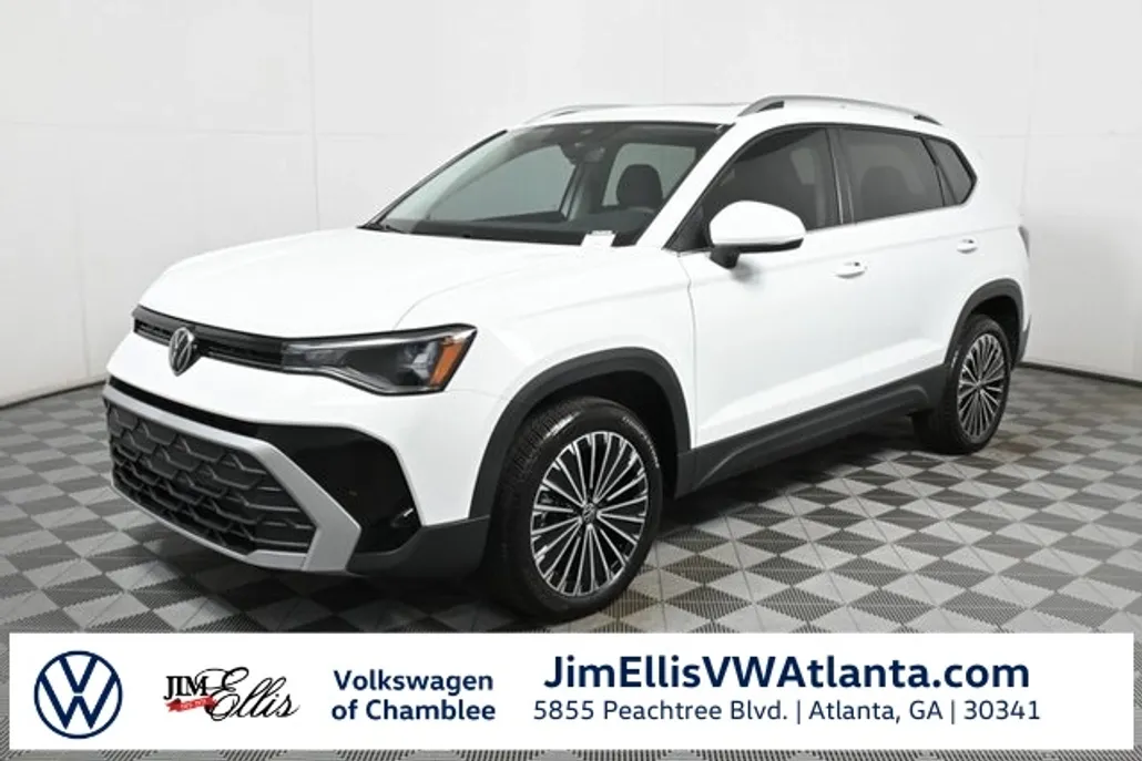 2025 Volkswagen Taos SE photo 1