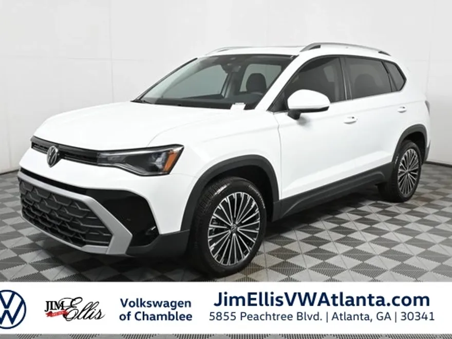 2025 Volkswagen Taos SE photo 1