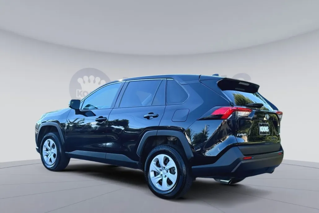 2024 Toyota RAV4 LE photo 1