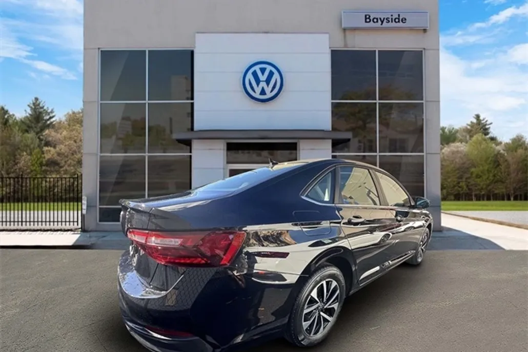 2022 Volkswagen Jetta 1.5T S photo 1