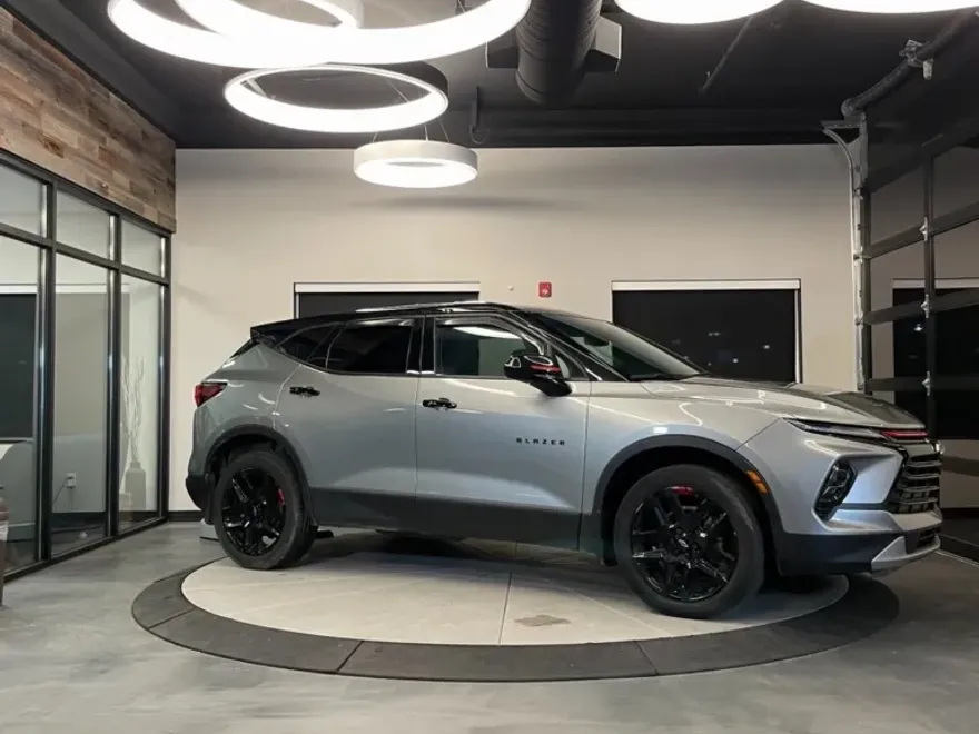 2023 Chevrolet Blazer photo 1