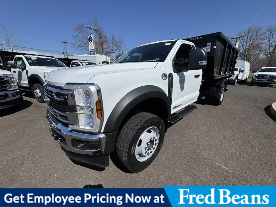 2024 Ford F-600 photo 1