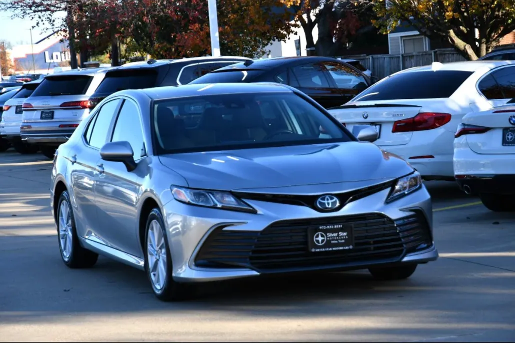 2024 Toyota Camry LE photo 1