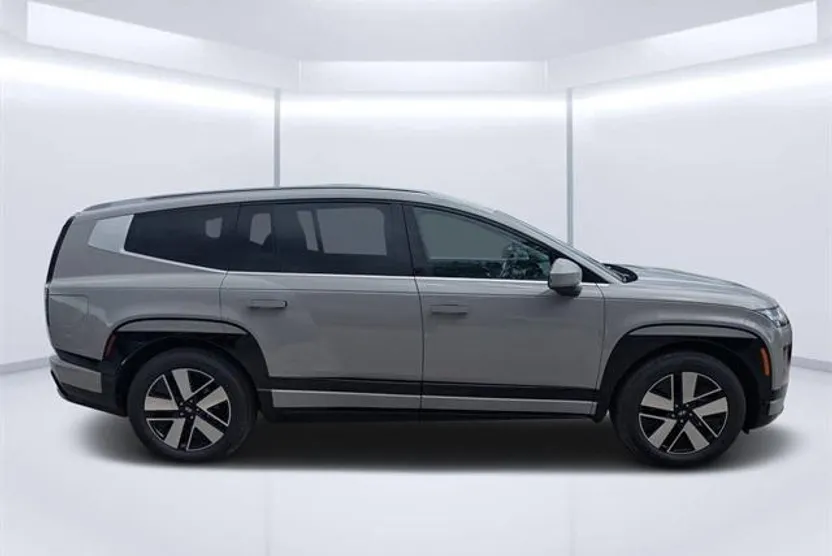 2026 Hyundai Ioniq SEL photo 1