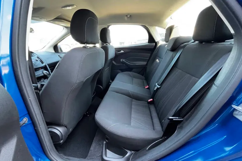 2018 Ford Focus SE photo 1