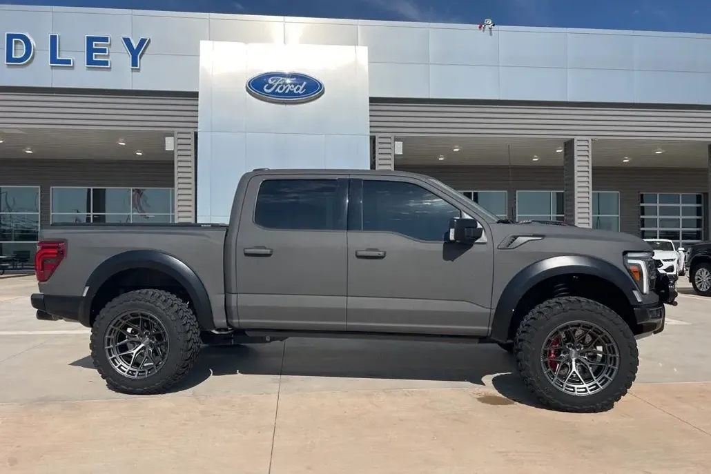 2024 Ford F-150 Raptor photo 1