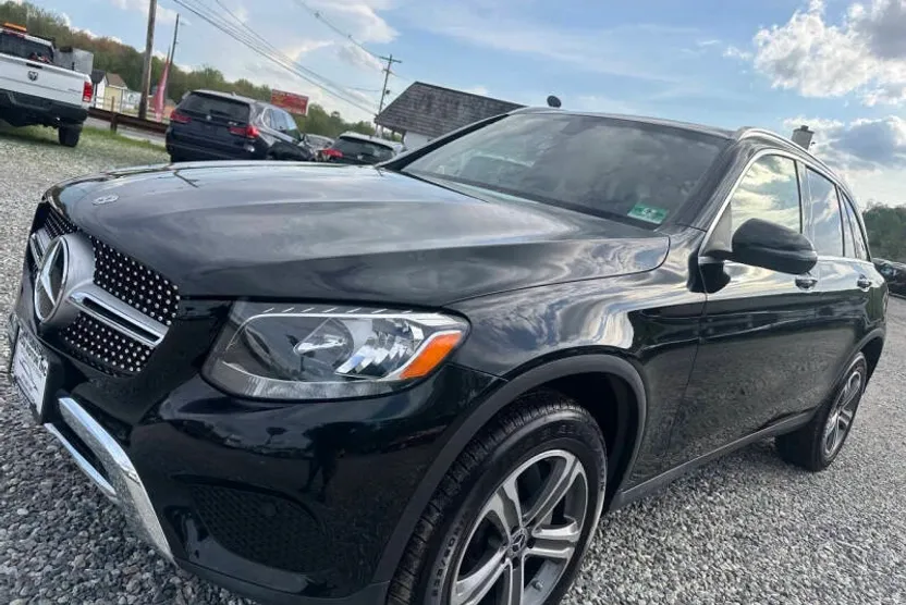 2019 Mercedes Benz GLC 300 photo 1