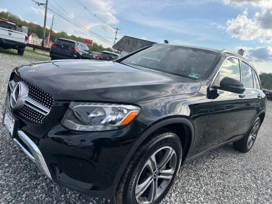 2019 Mercedes Benz GLC 300 photo 1