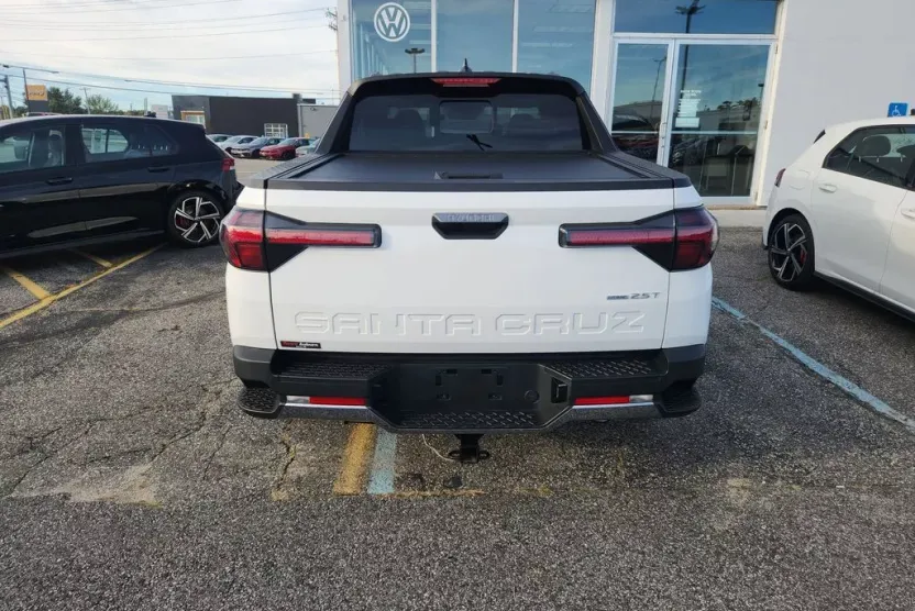 2024 Hyundai Santa Cruz Limited photo 1
