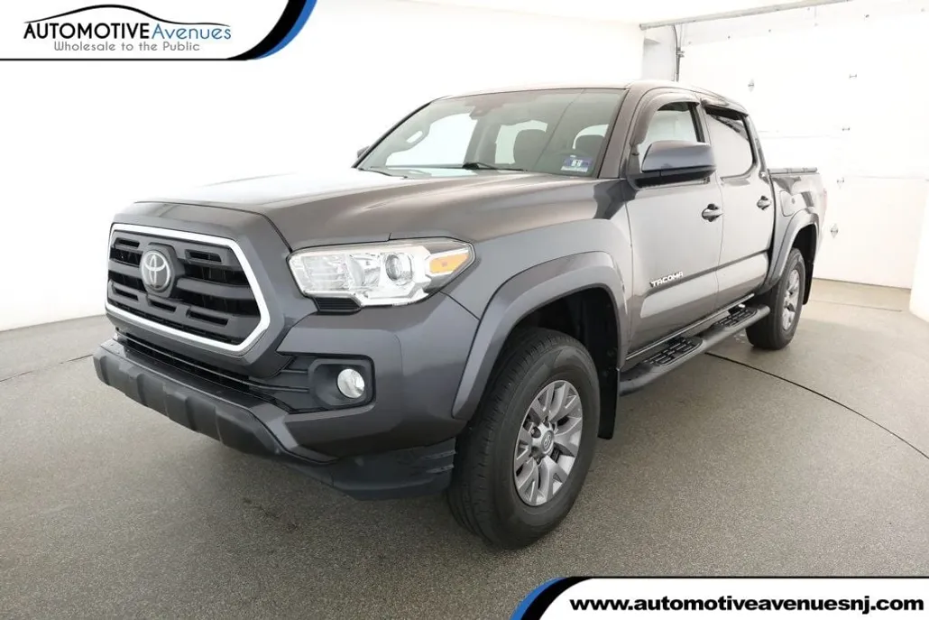 2019 Toyota Tacoma SR5 photo 1