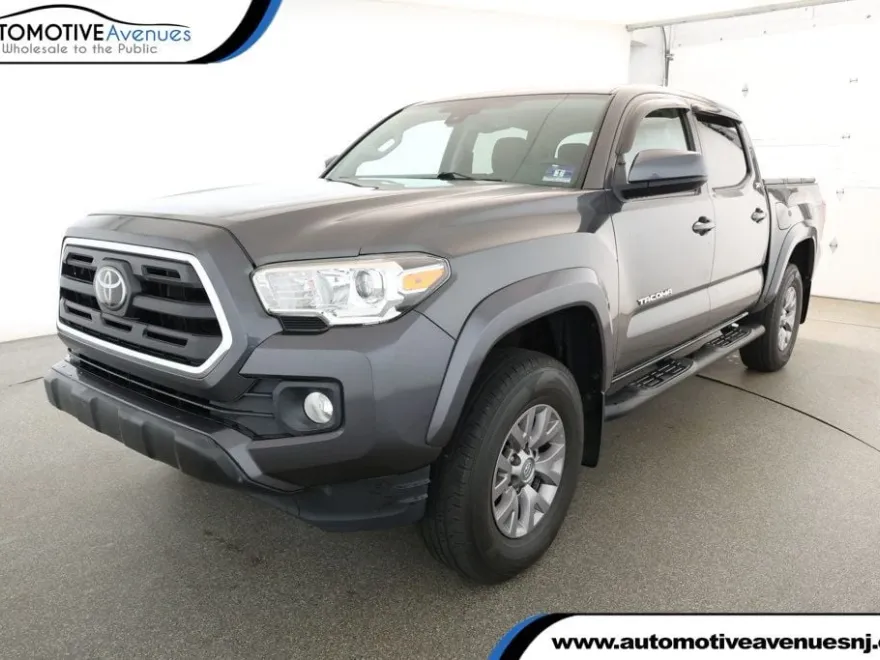 2019 Toyota Tacoma SR5 photo 1