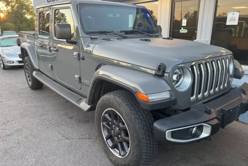 2022 Jeep Gladiator Overland photo 1