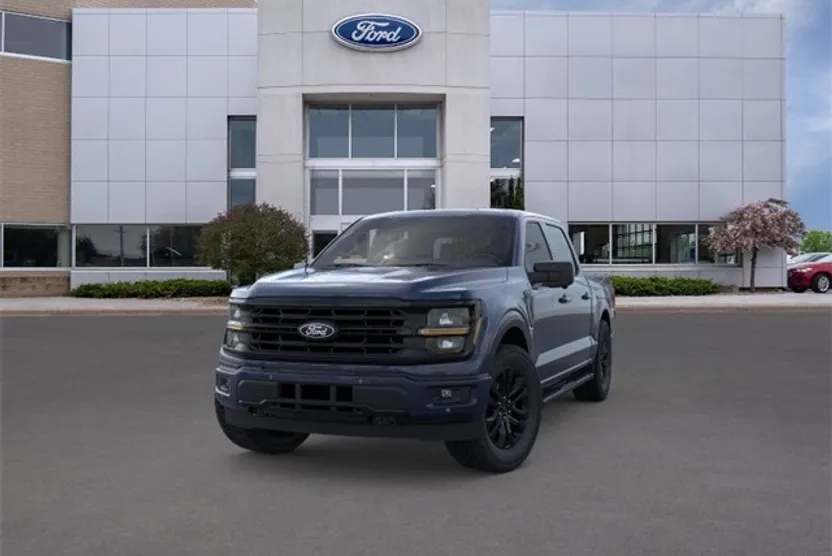 2025 Ford F-150 XLT photo 1