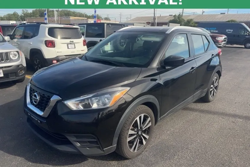 2019 Nissan Kicks SV photo 1
