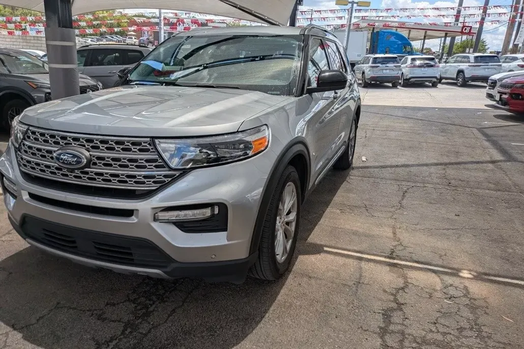 2024 Ford Explorer Limited photo 1