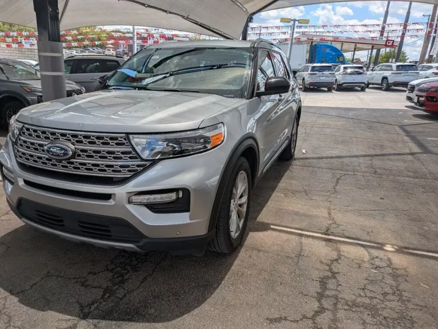 2024 Ford Explorer Limited photo 1