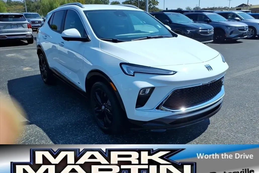 2025 Buick Encore GX Sport Touring photo 1