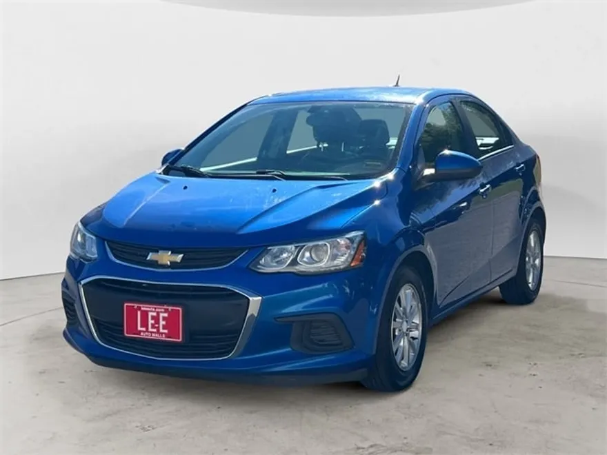 2017 Chevrolet Sonic LT photo 1