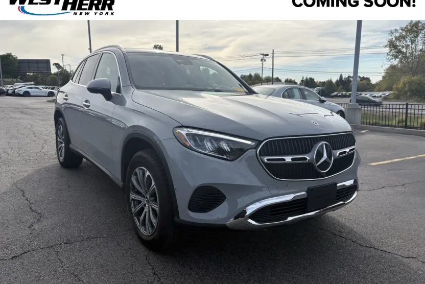 2025 Mercedes Benz GLC 300 4MATIC photo 1