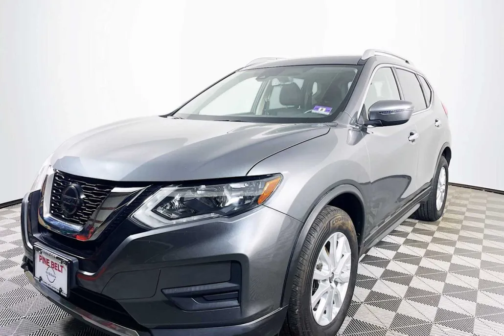 2019 Nissan Rogue SV photo 1