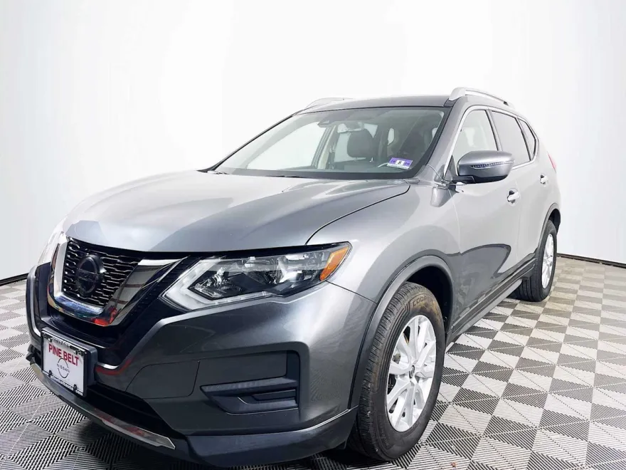 2019 Nissan Rogue SV photo 1