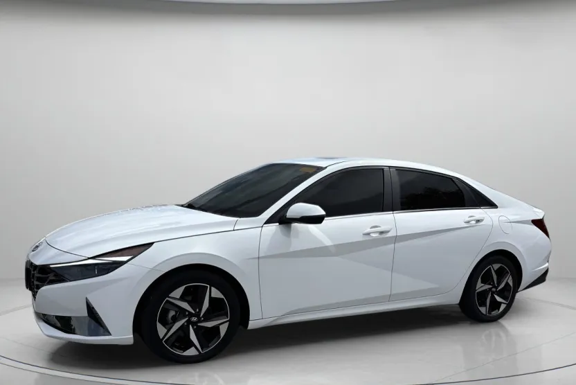 2023 Hyundai Elantra Hybrid Limited photo 1